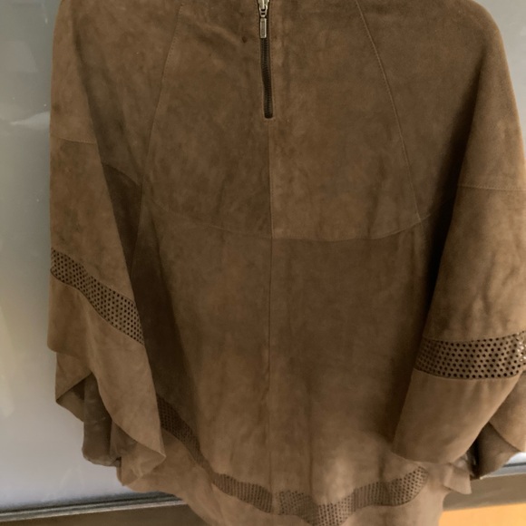 Cigno Nero goat skin poncho - Picture 5 of 5